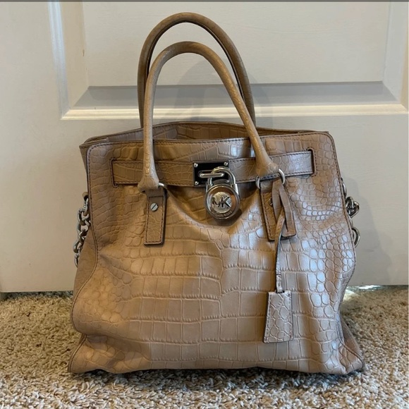 Michael Kors Purse - Picture 1 of 4